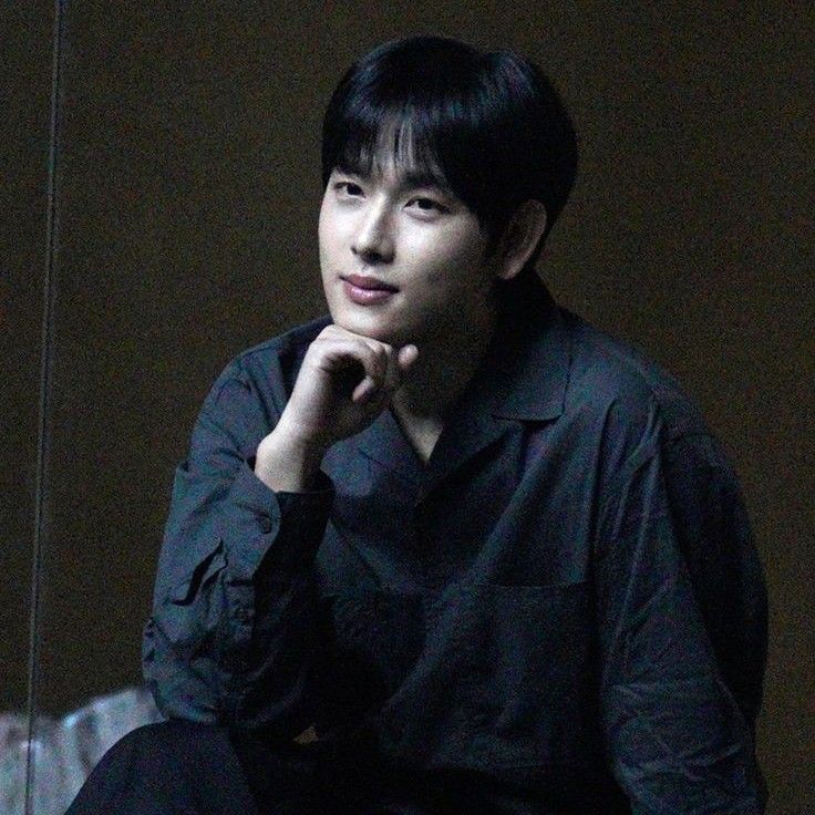 Behind-the-scenes cut of Lim Siwan