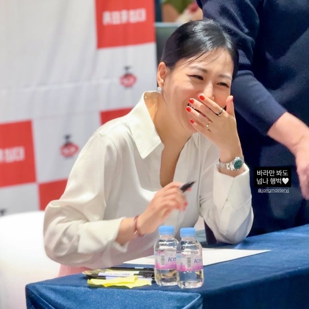 Behind-the-scenes cut of Jang Yoonjeong