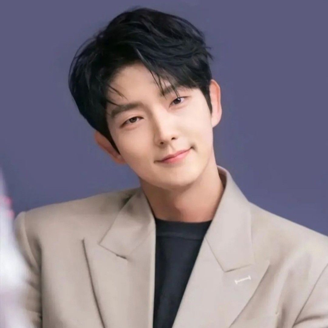 Behind-the-scenes cut of Lee Joongi