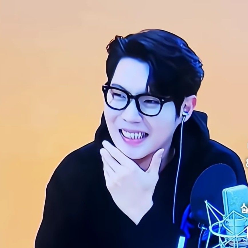 A moment captured by a fan of Son Taejin