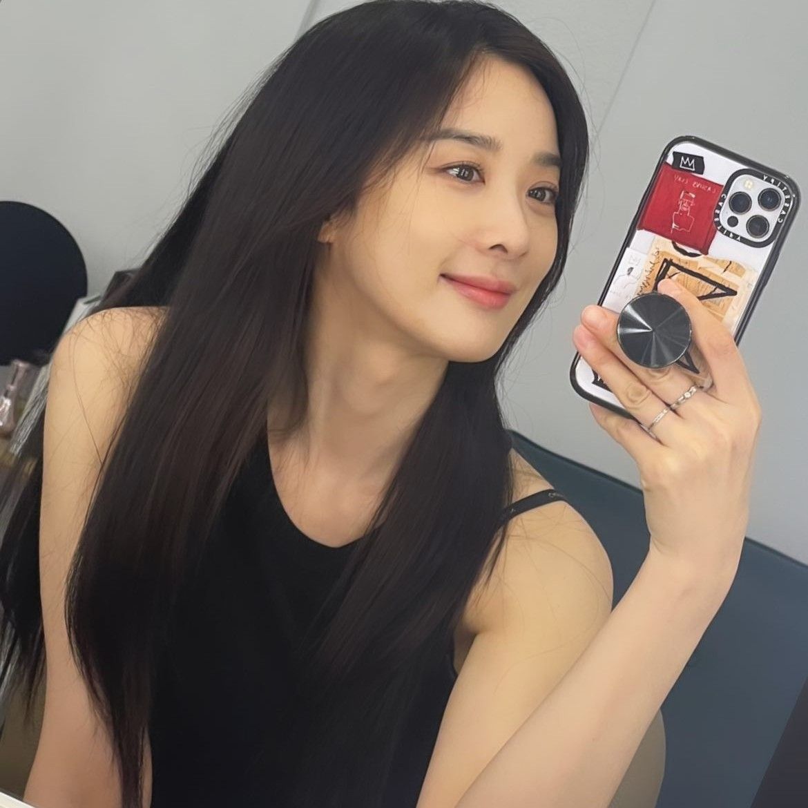 Behind-the-scenes cut of Lee Chungah