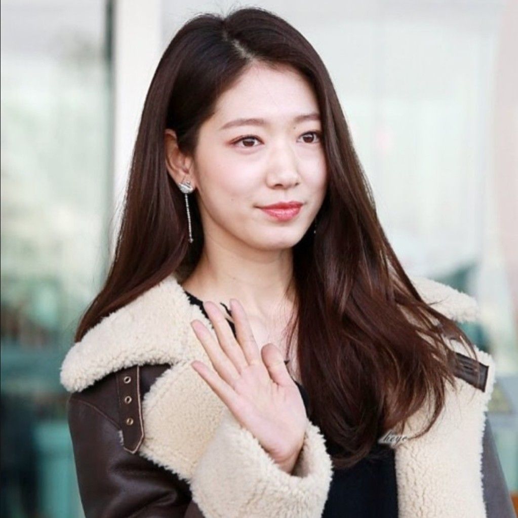A moment captured by a fan of Park Shinhye