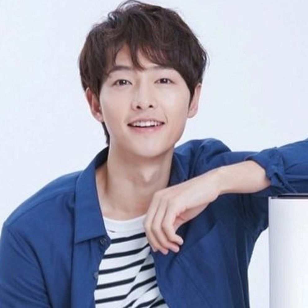 A moment captured by a fan of Song Joongki
