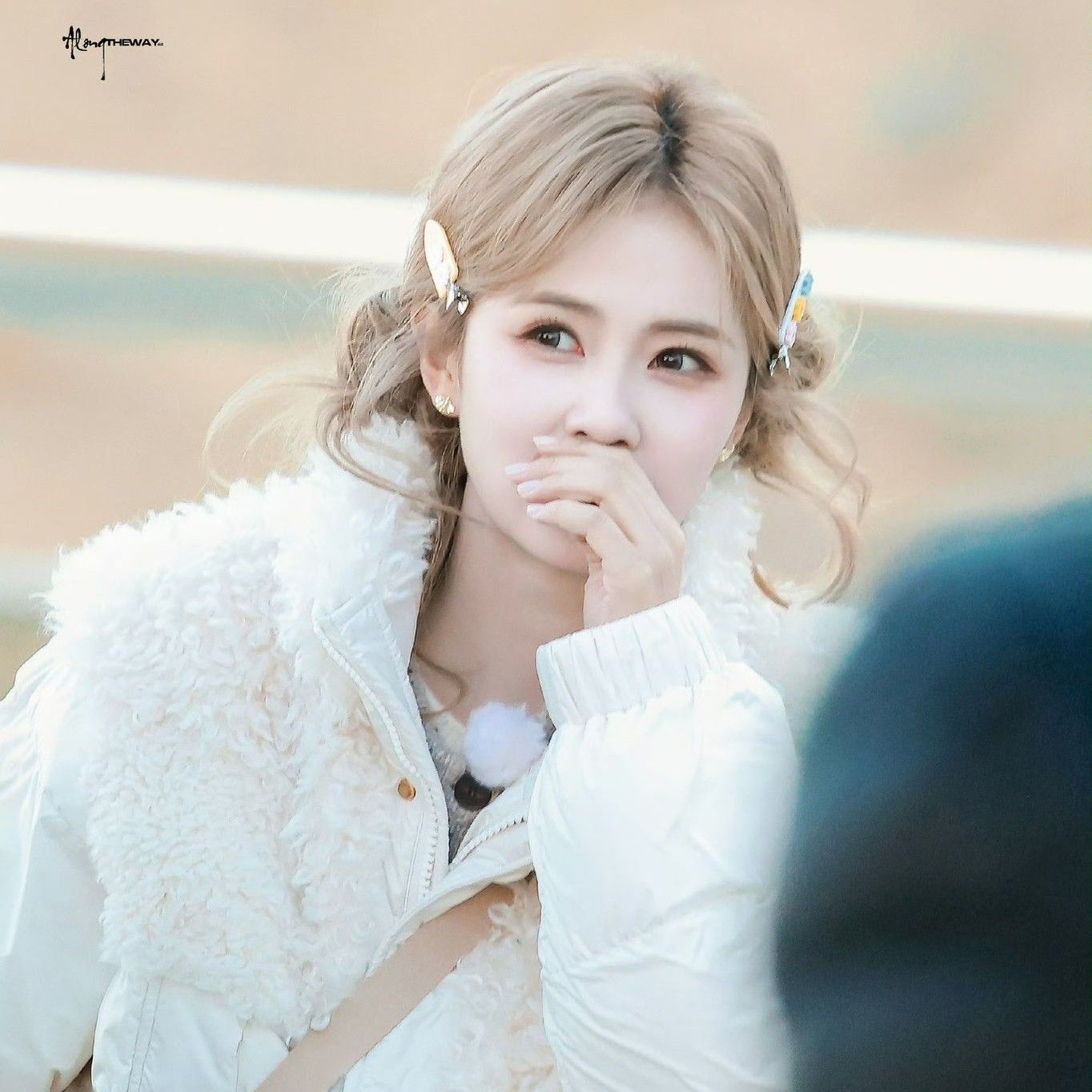 Behind-the-scenes cut of Bai Lu