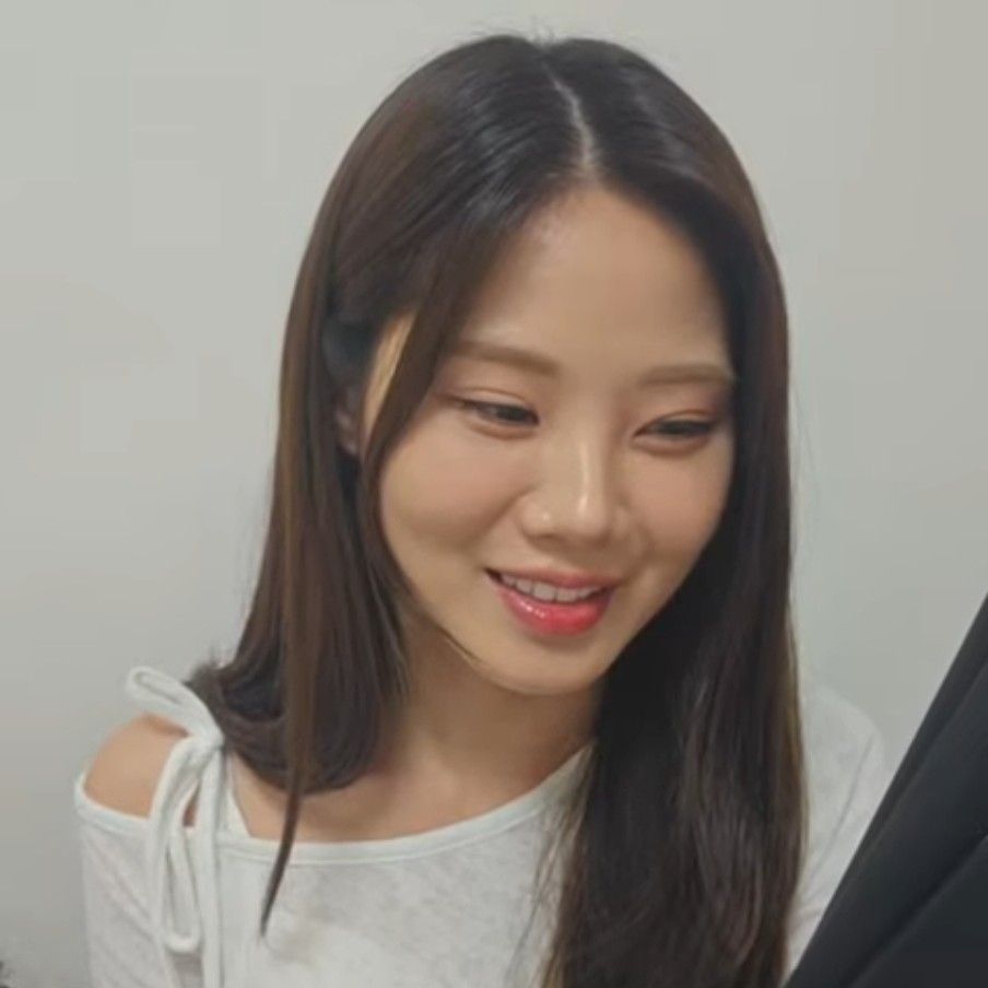 A moment captured by a fan of Bae Ahyeon