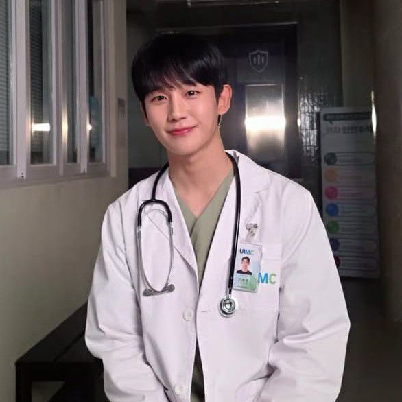 Behind-the-scenes cut of Jung Haein