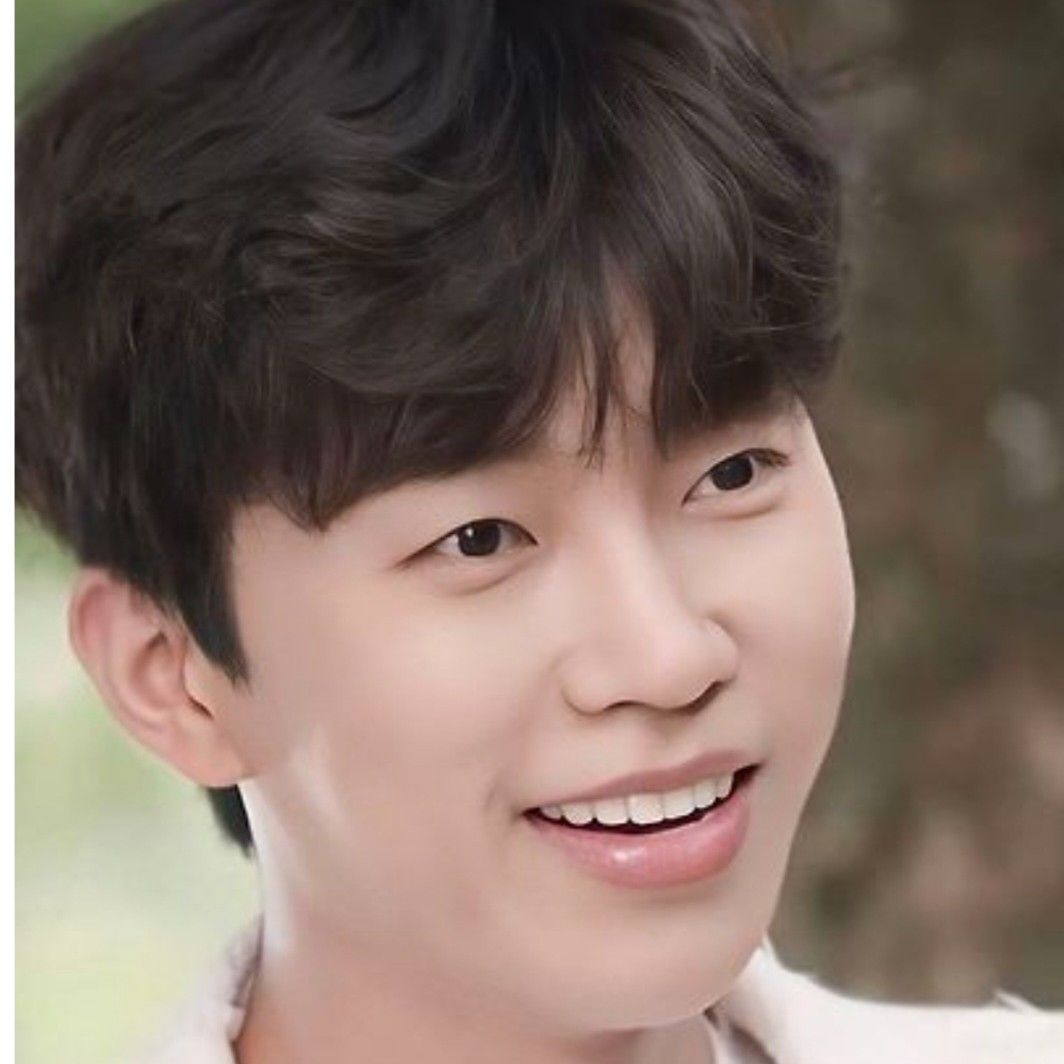 Foto kegiatan terbaru dari Lim Youngwoong