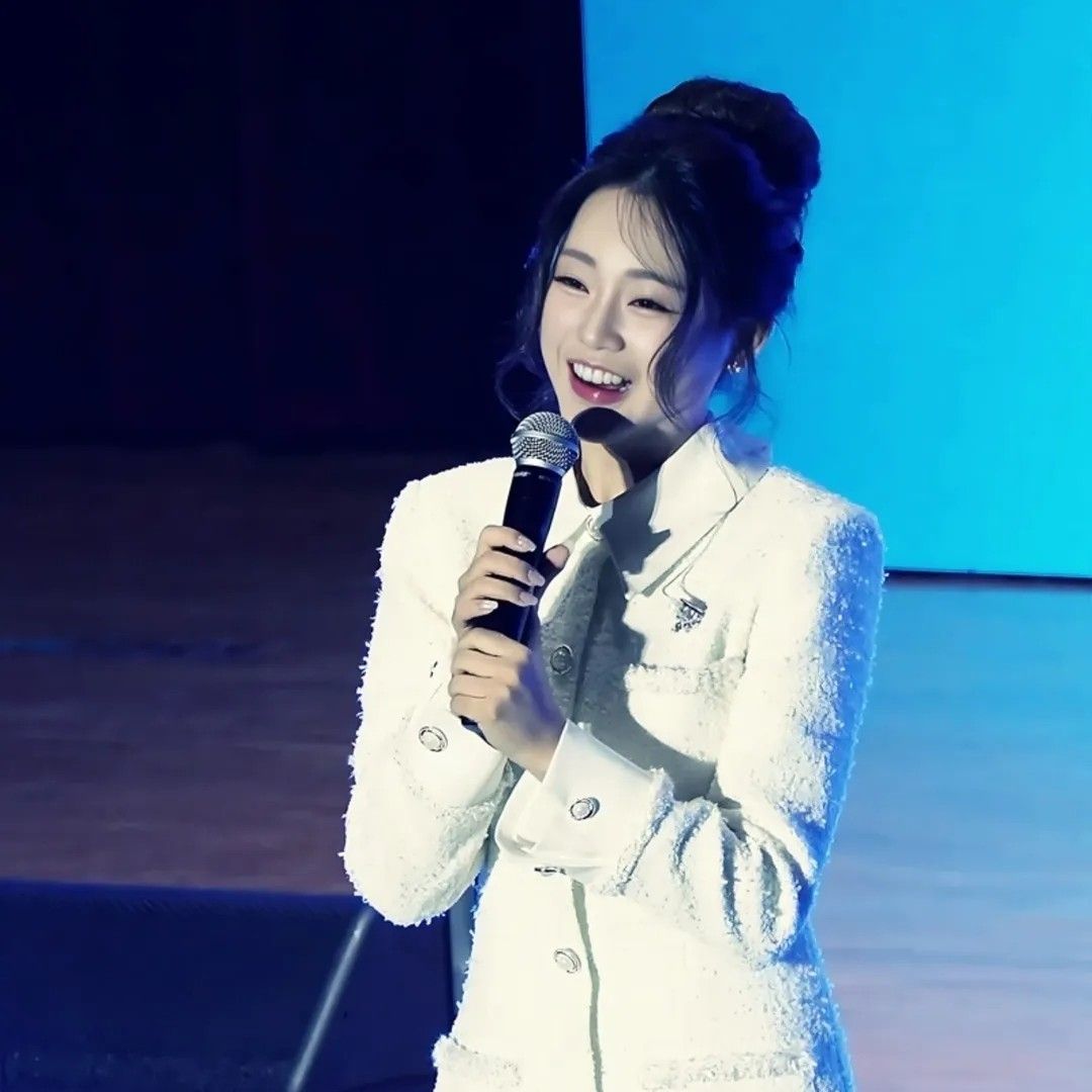 A moment captured by a fan of Hong Jiyoon