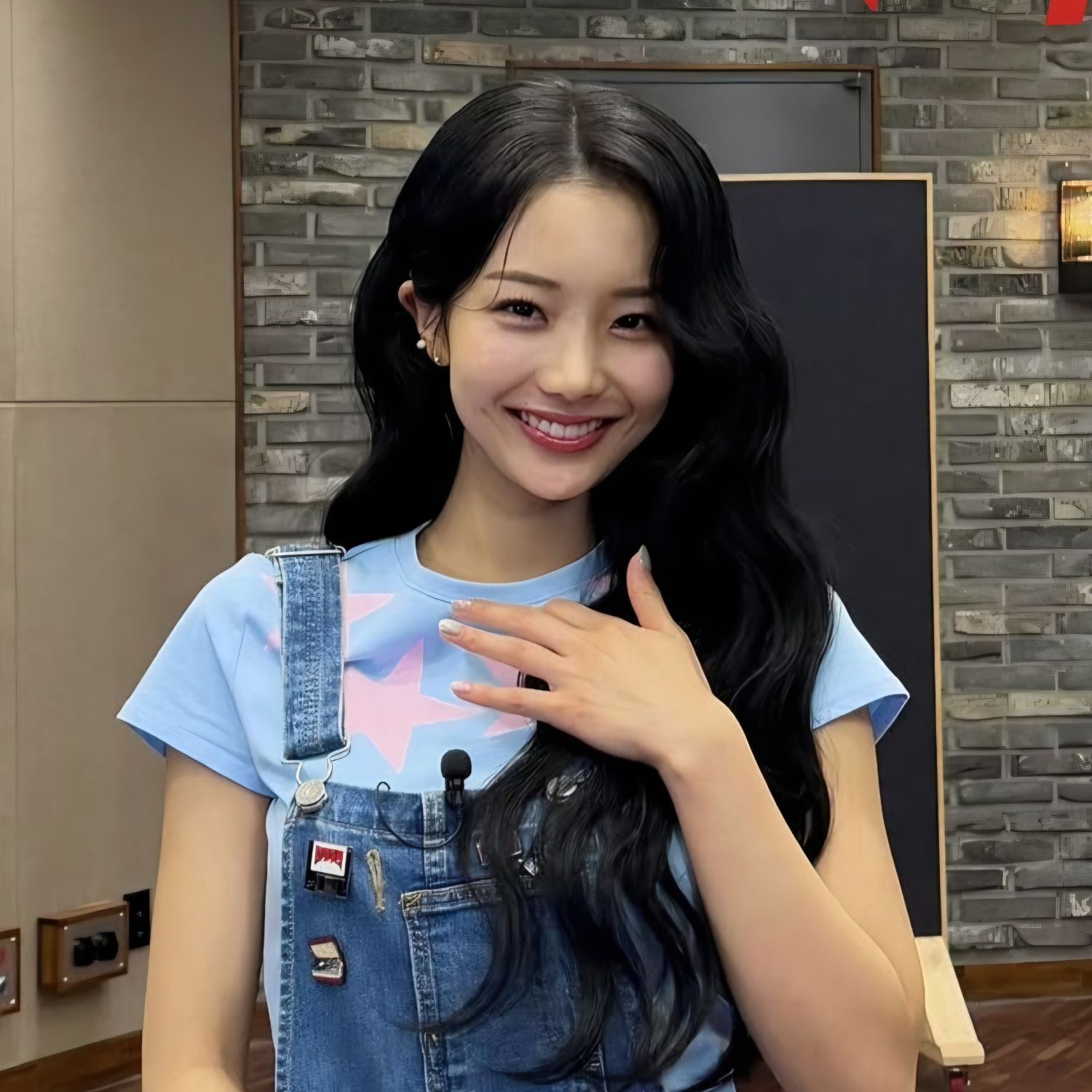 Behind-the-scenes cut of Kim Soyeon (2004)