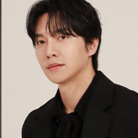 Recent activity shot of Lee Seunggi