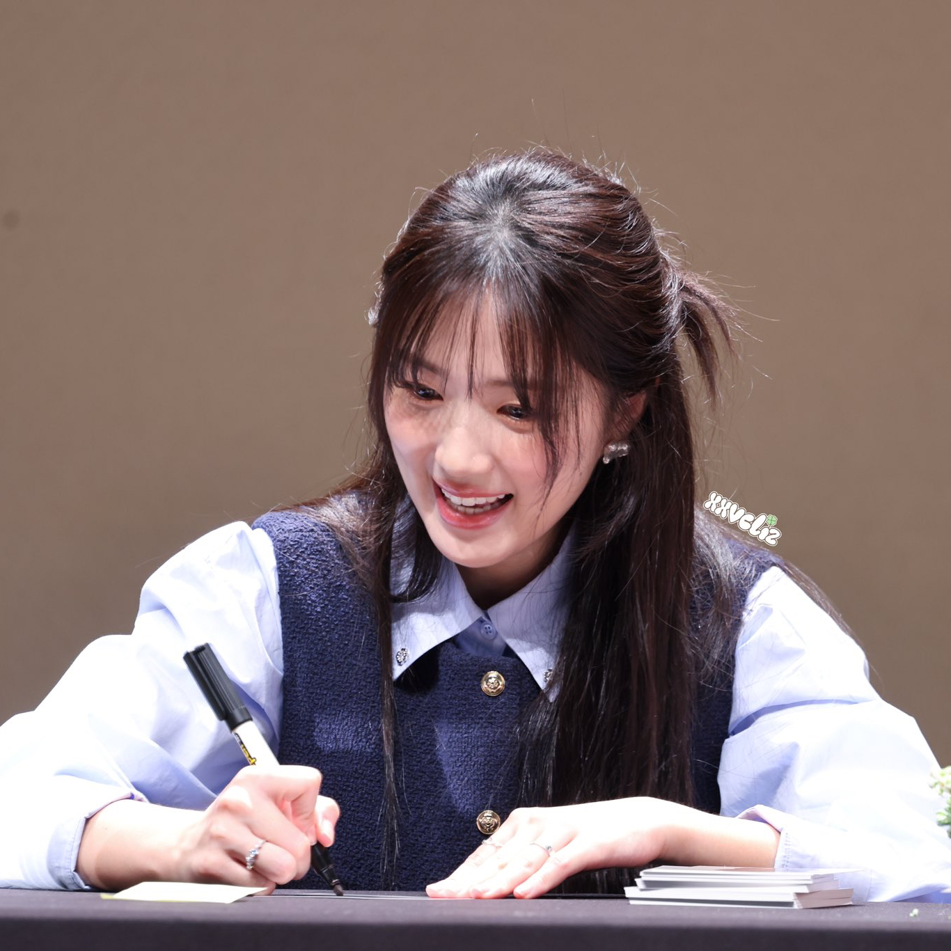 A moment captured by a fan of Kim Hyeyoon