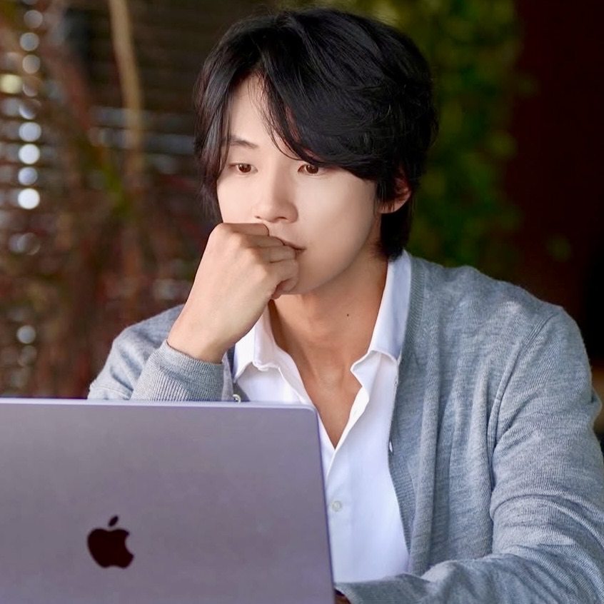 Behind-the-scenes cut of Yoon Shiyoon