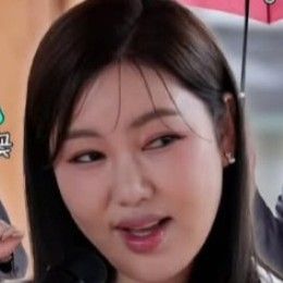 Latest photo of Song Gain