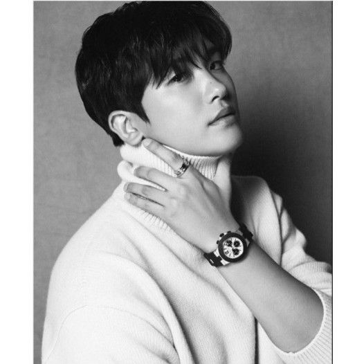 A moment captured by a fan of Park Hyungsik