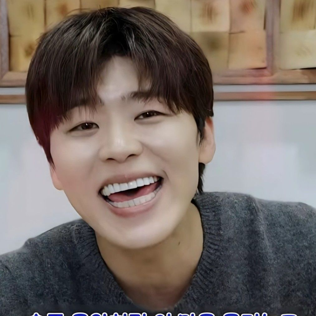 A moment captured by a fan of Park Jihyeon