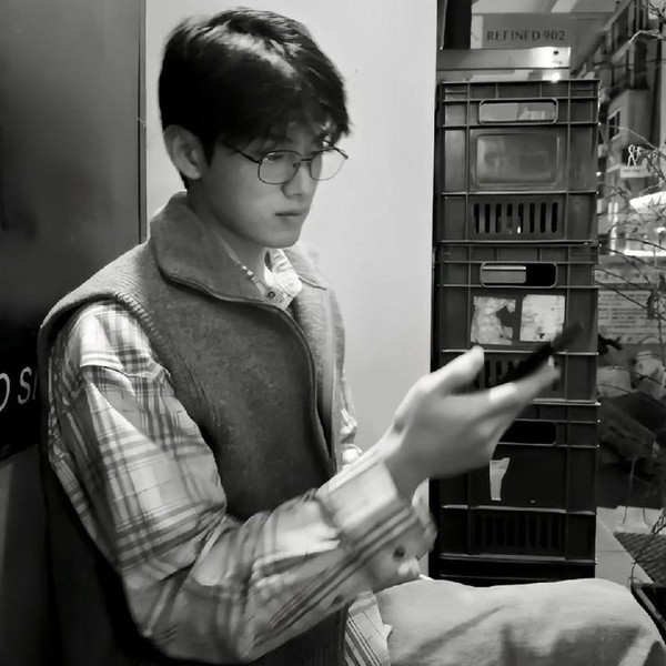 Popular profile image of Hong Mingi selected by vote