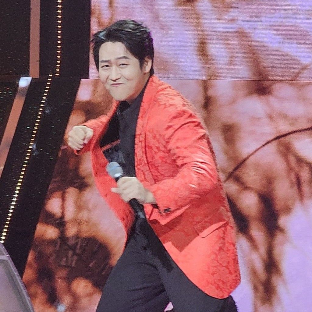 Behind-the-scenes cut of Min Soohyun