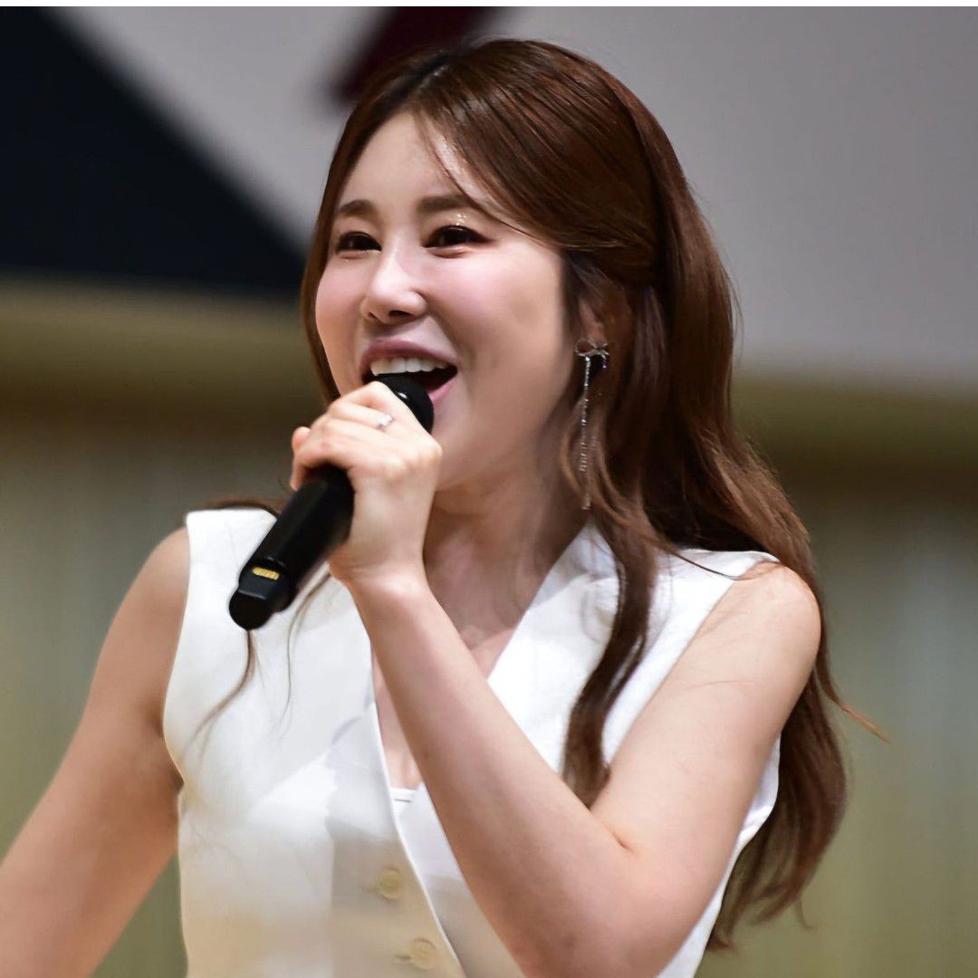 Recent activity shot of Kim Soyou