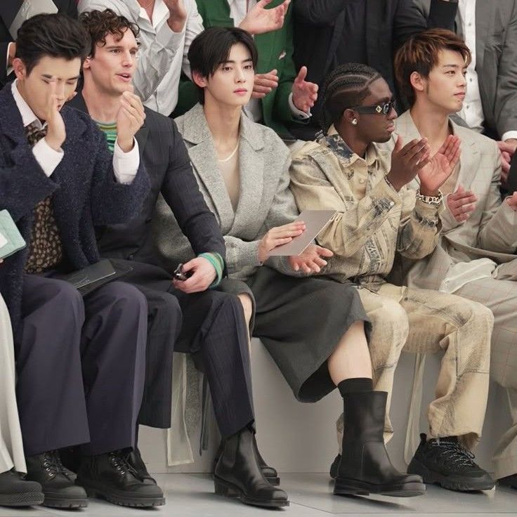 A moment captured by a fan of Cha Eunwoo