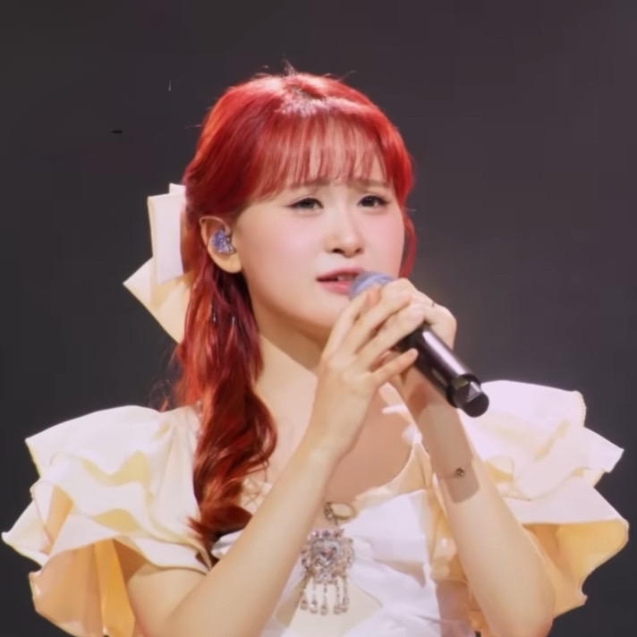 김다현의 비하인드 컷