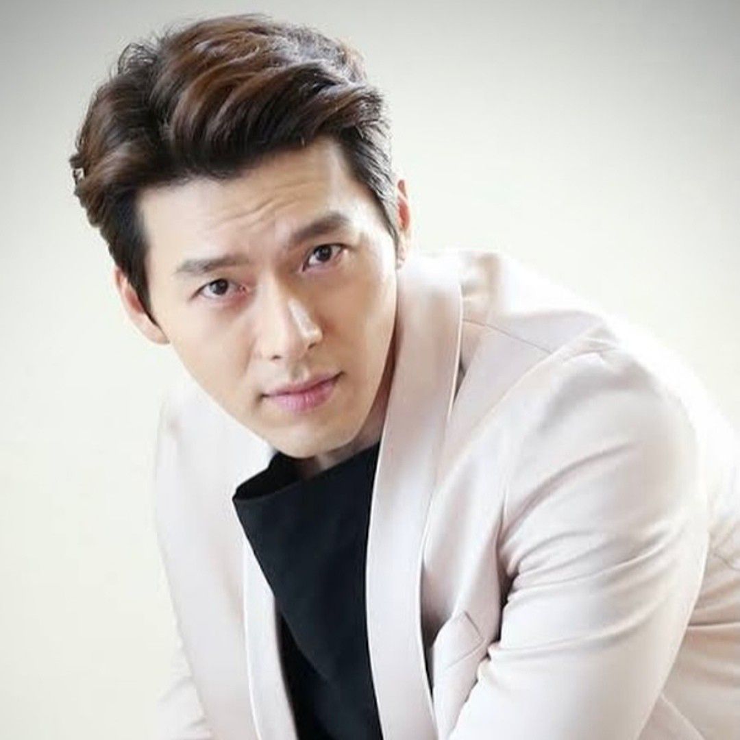 Behind-the-scenes cut of Hyun Bin