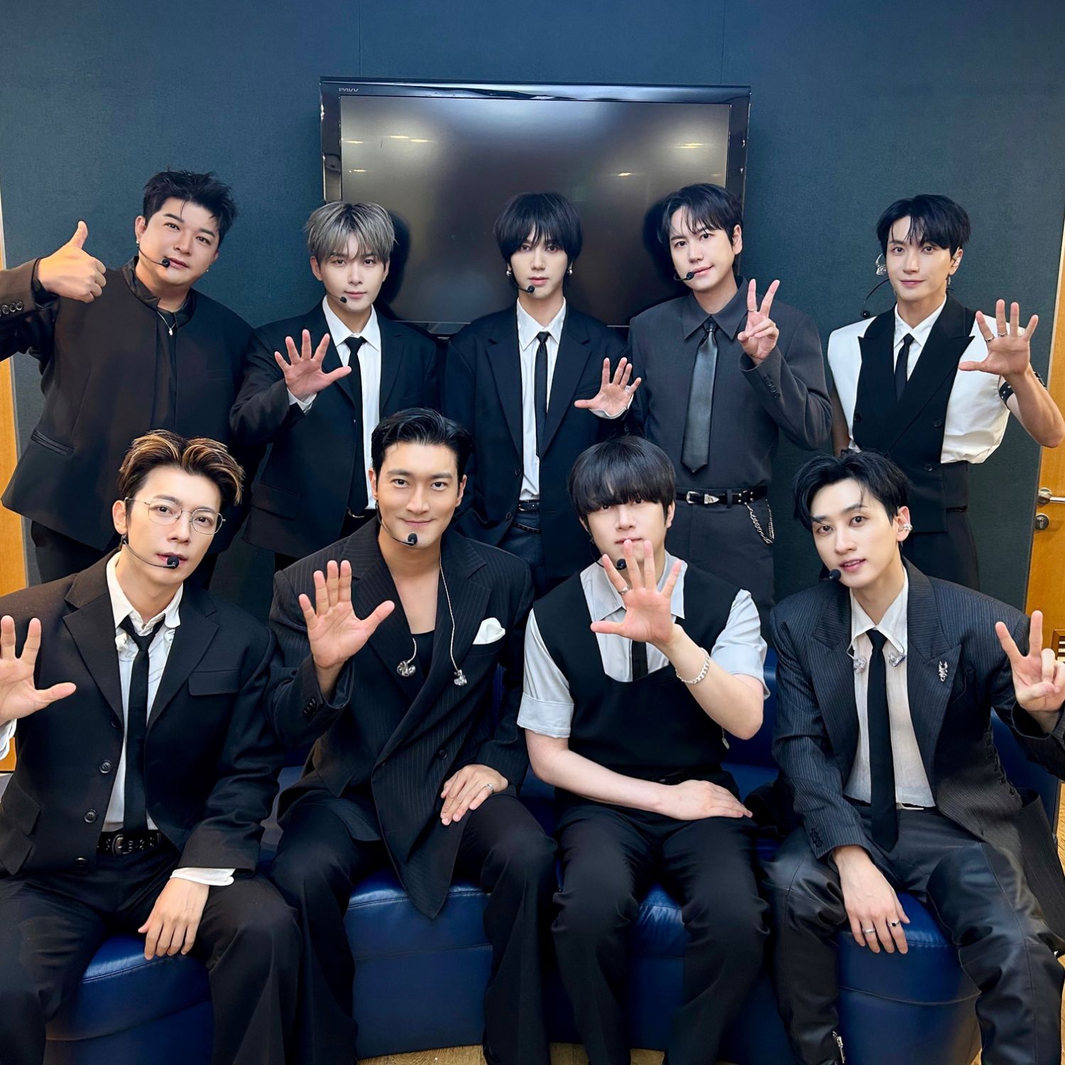 Recent activity shot of Choi Siwon