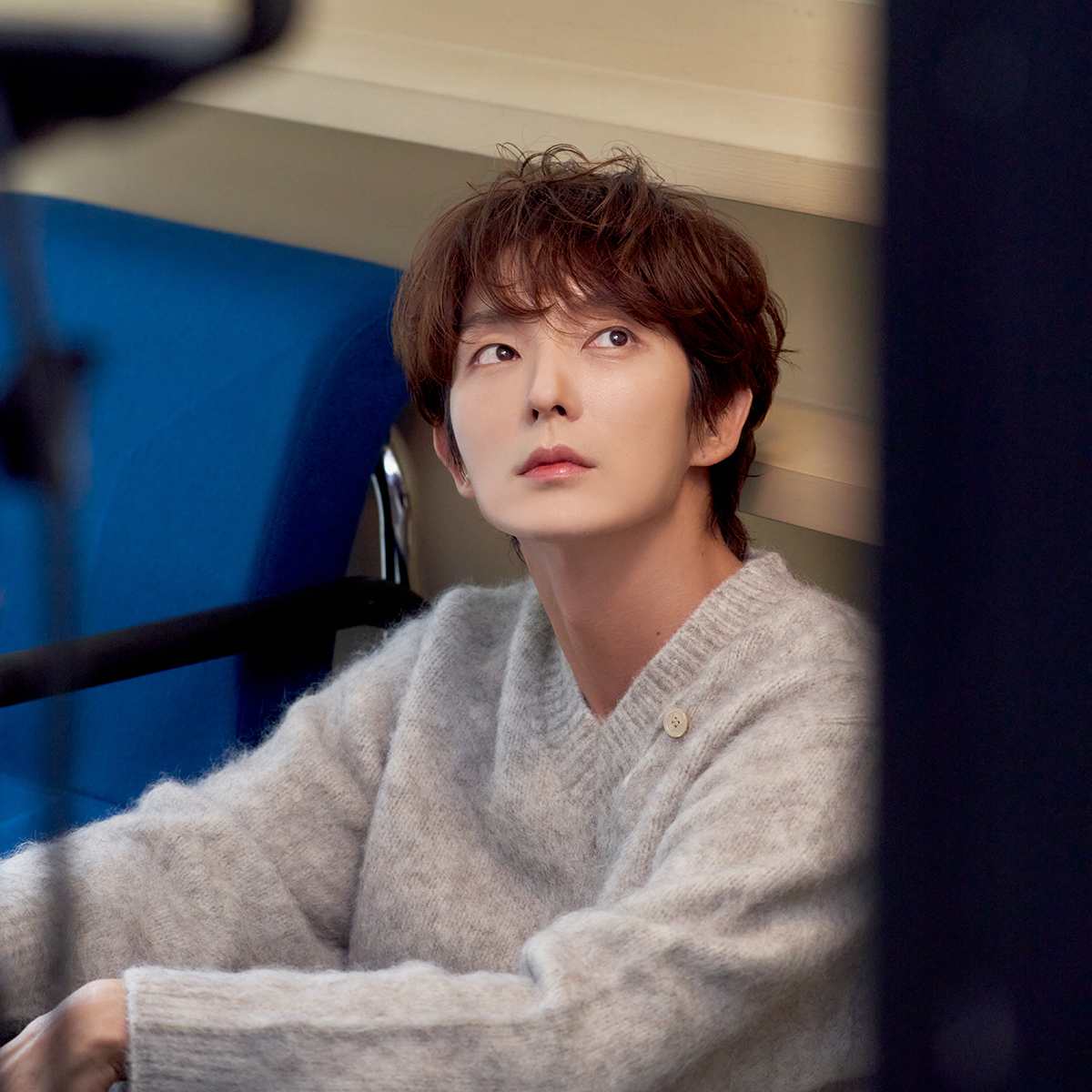 Behind-the-scenes cut of Lee Joongi