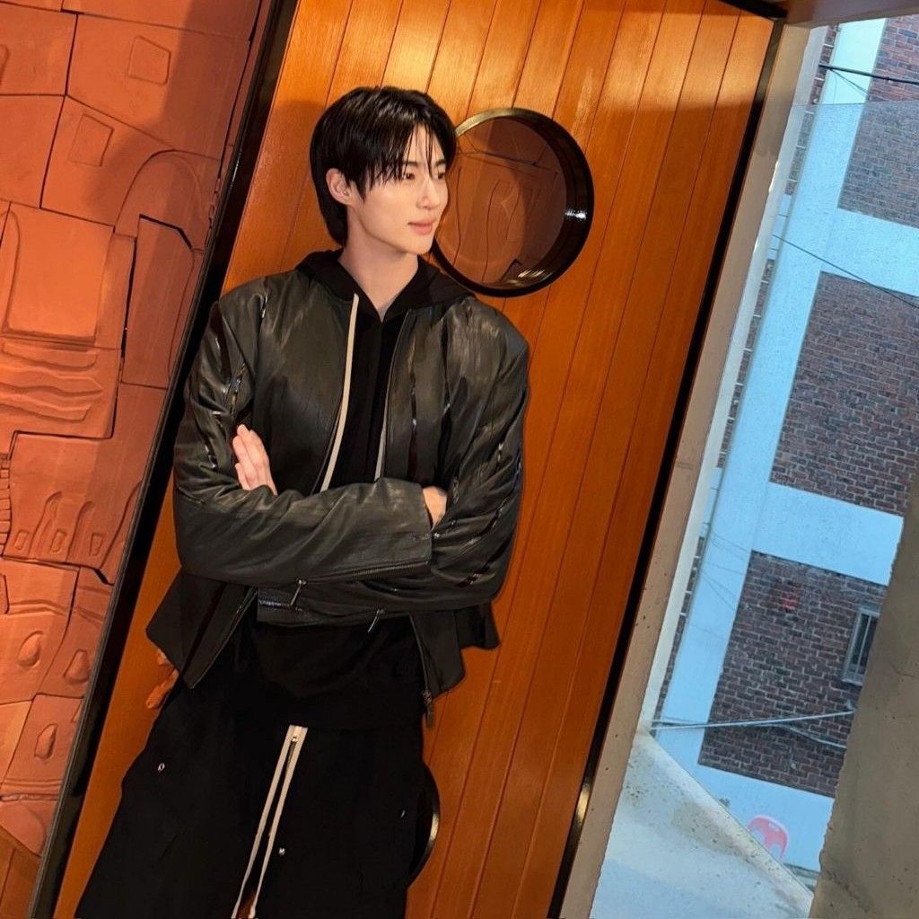 Recent activity shot of Byeon Wooseok