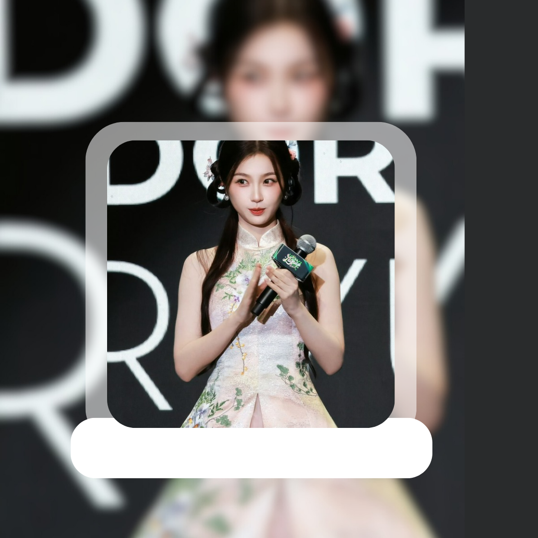 A moment captured by a fan of Esther Yu