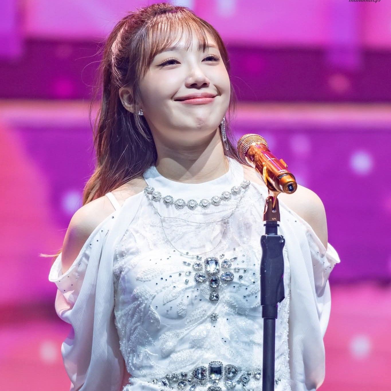 A moment captured by a fan of Jung Eunji