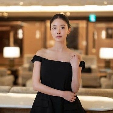Behind-the-scenes cut of Lee Seyoung