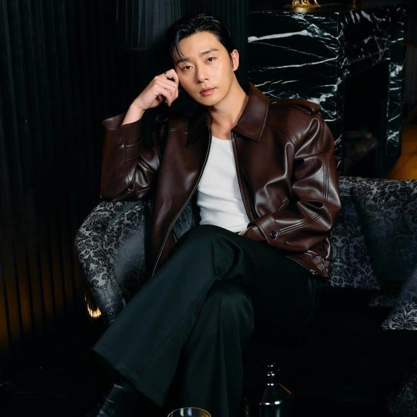 A moment captured by a fan of Park Seojoon