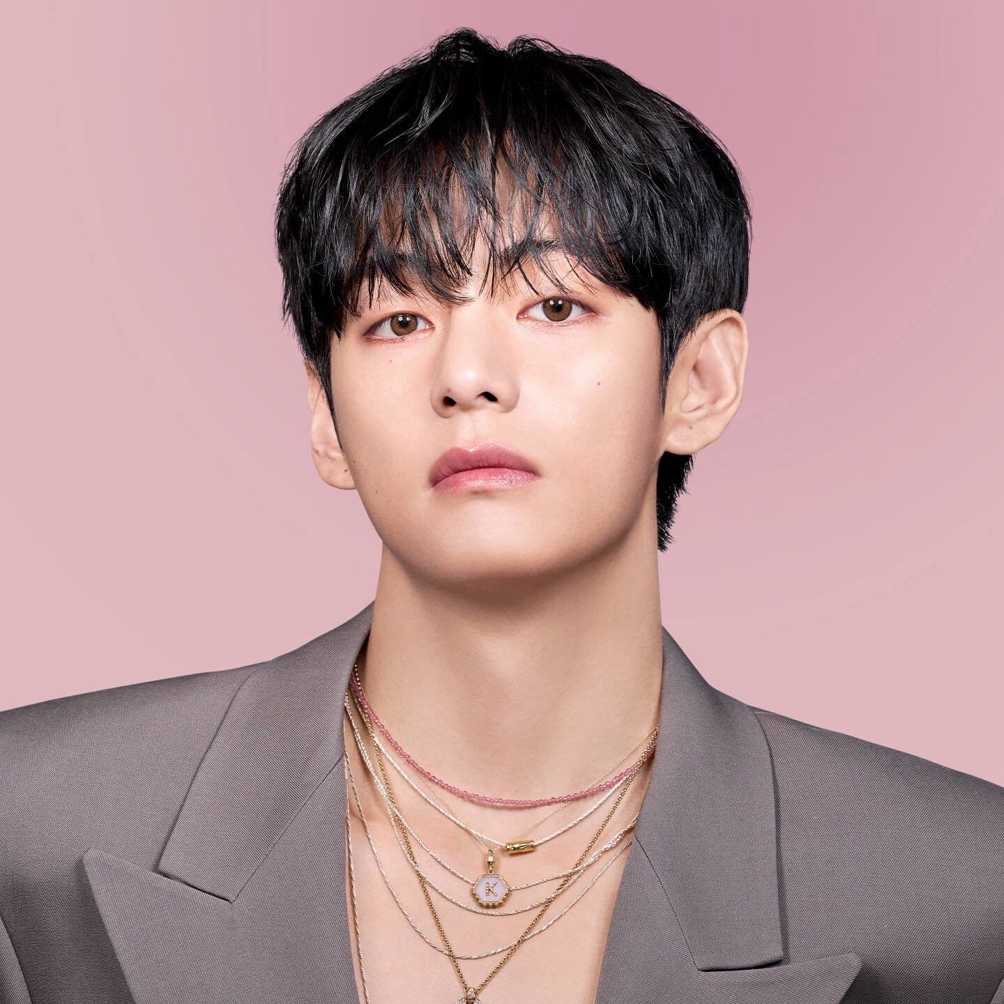 Latest photo of Kim Taehyung (V)