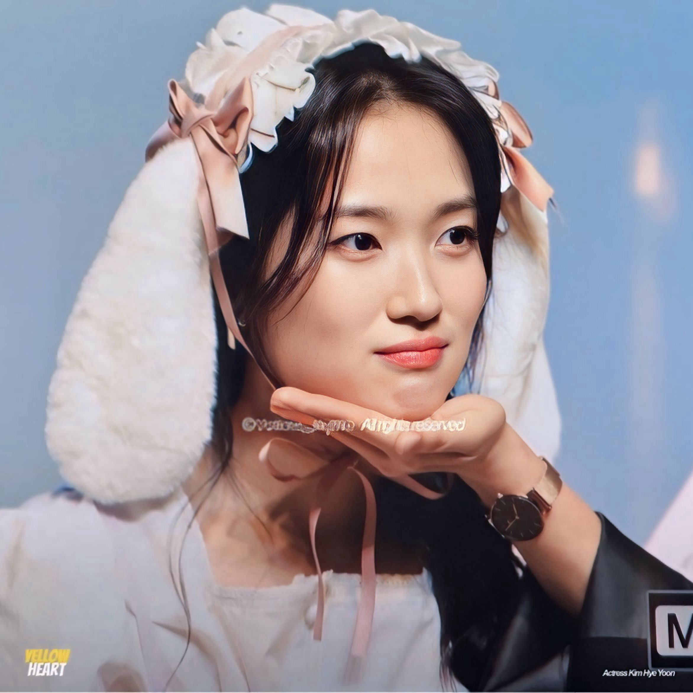 Behind-the-scenes cut of Kim Hyeyoon