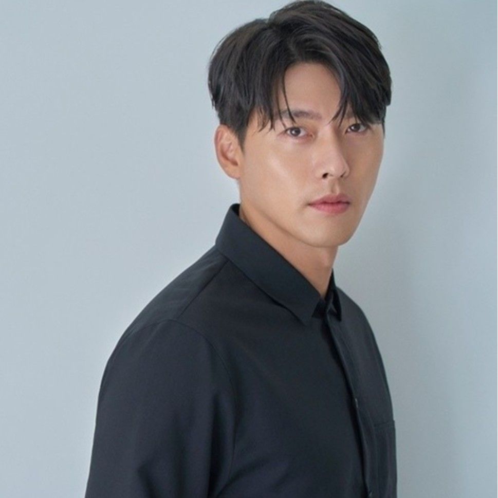 Behind-the-scenes cut of Hyun Bin