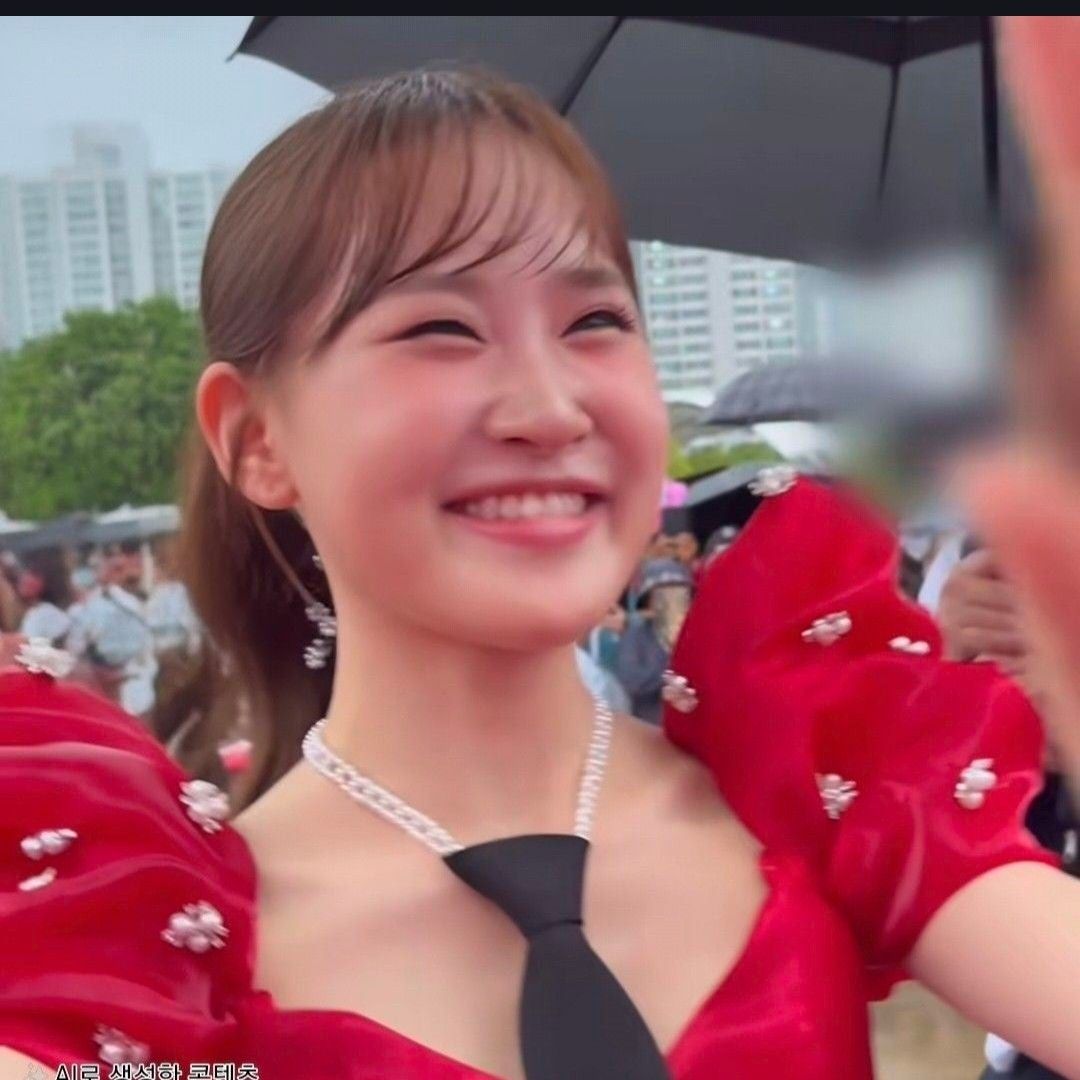 Behind-the-scenes cut of Kim Dahyun