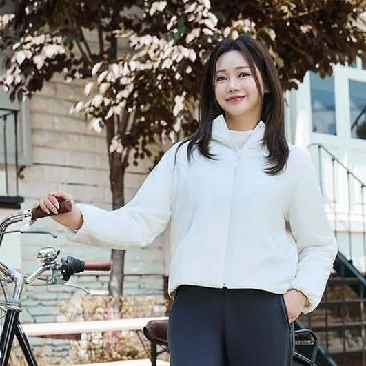 Latest photo of Hong Jiyoon