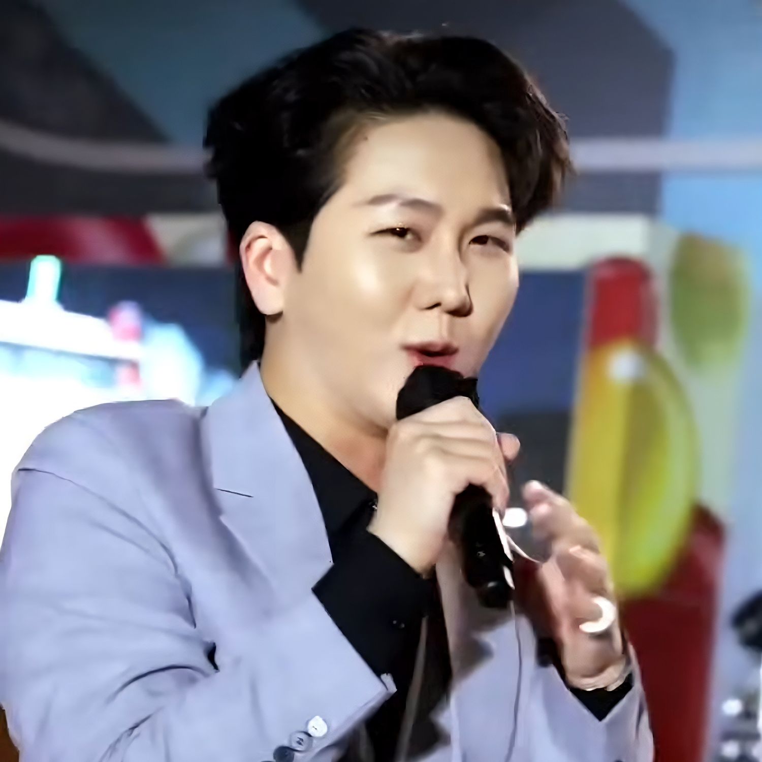 Behind-the-scenes cut of Kim Soochan