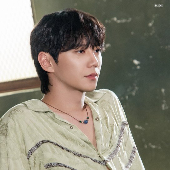 Behind-the-scenes cut of Lee Junyoung