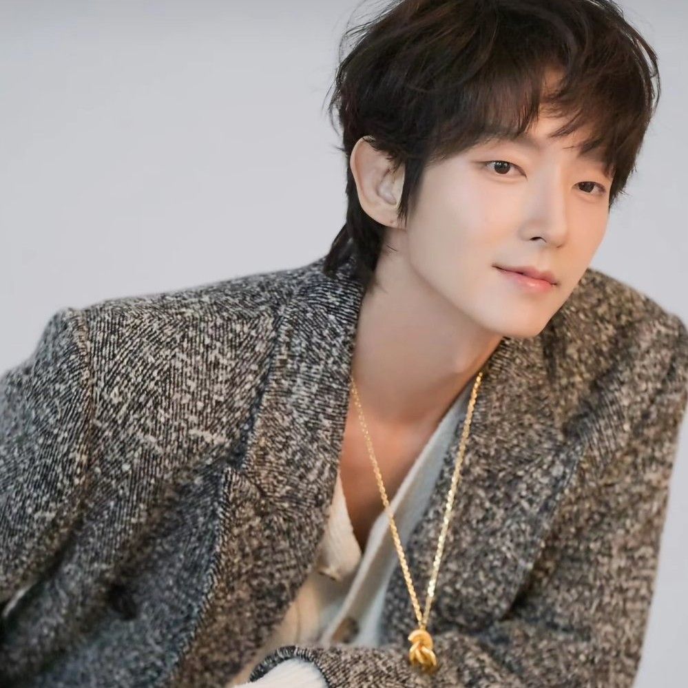 A moment captured by a fan of Lee Joongi