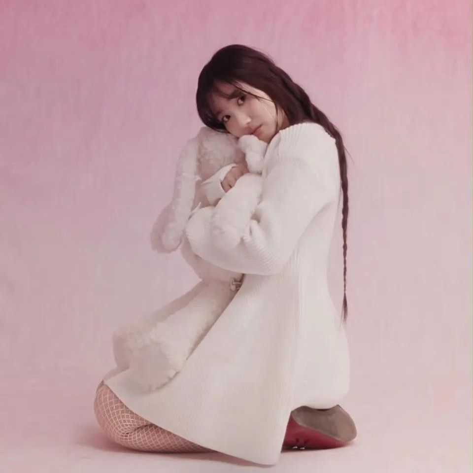 Latest photo of Kim Hyeyoon