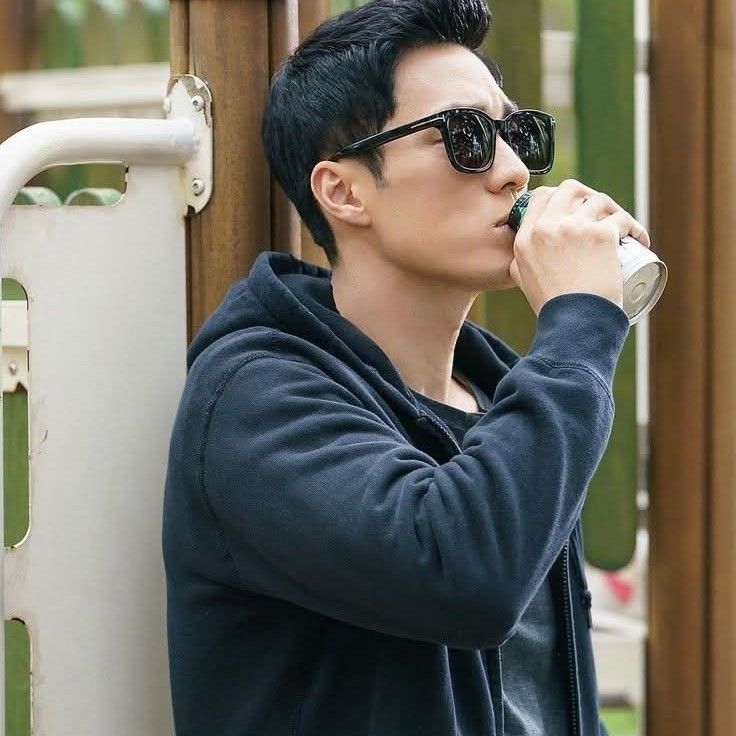 A moment captured by a fan of So Jisub
