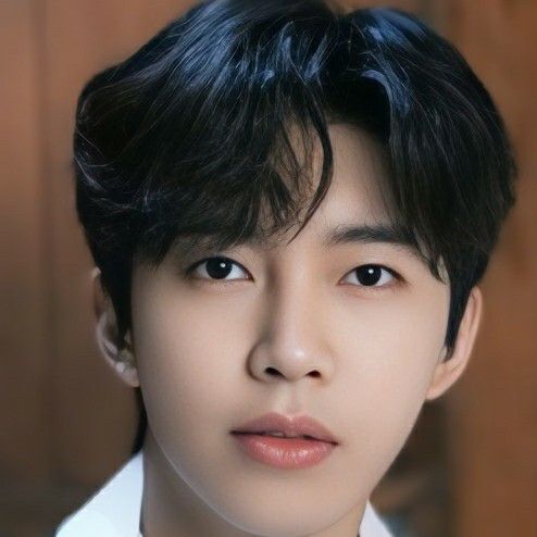 Behind-the-scenes cut of Lim Youngwoong