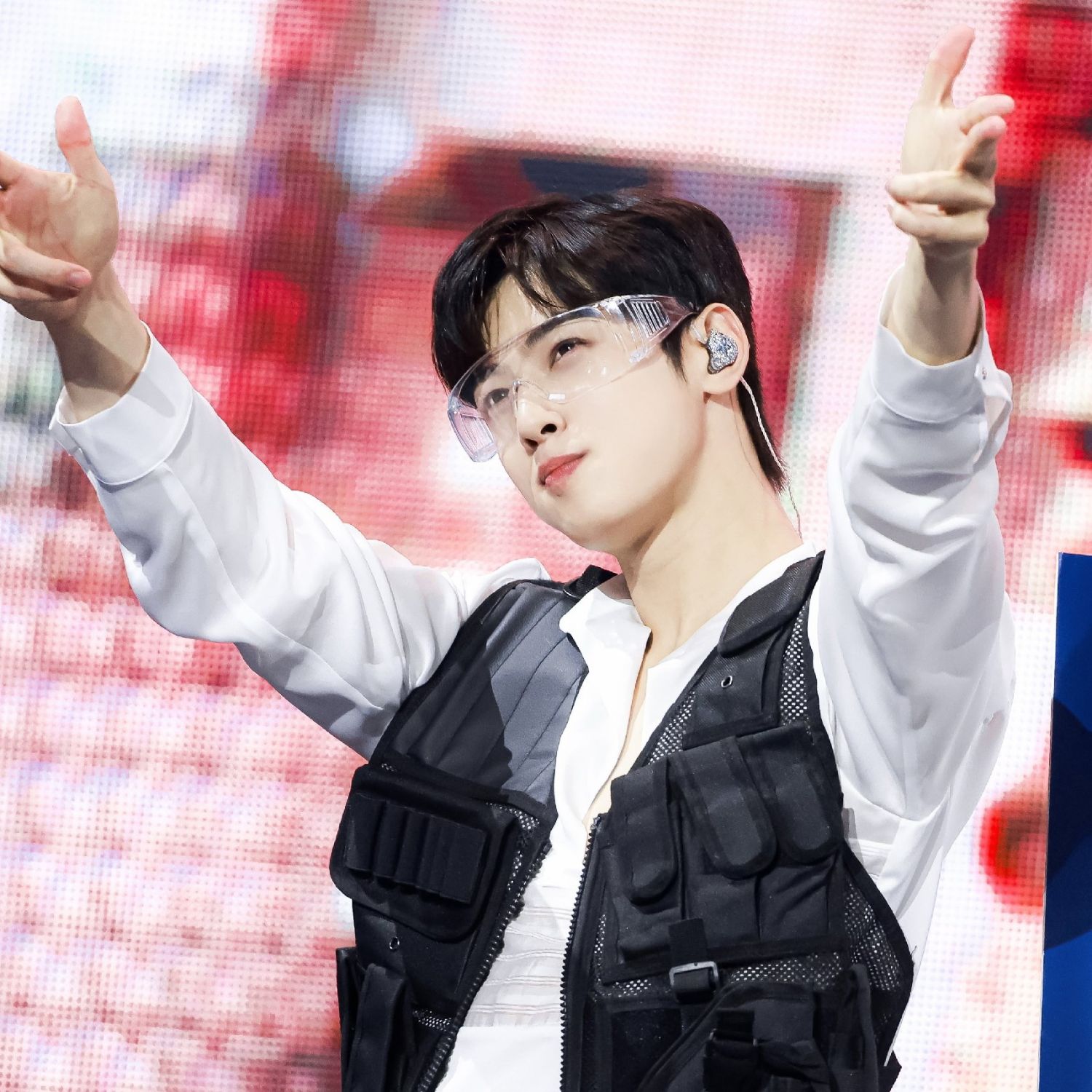 Latest photo of Cha Eunwoo