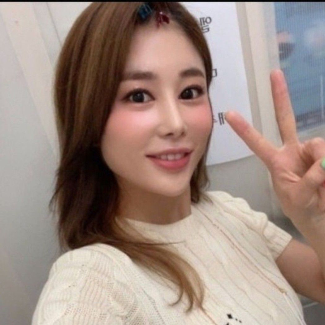 Recent activity shot of Kim Soyou