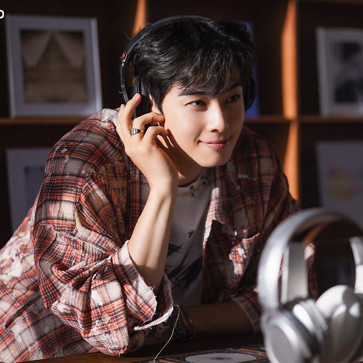 Foto terbaru dari Cha Eunwoo