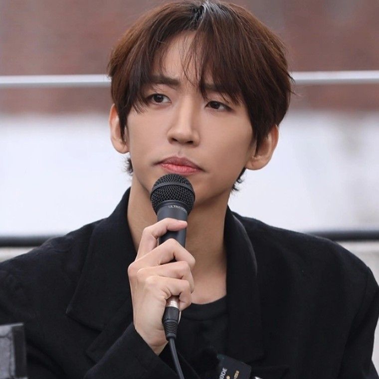 李承允的最新照片