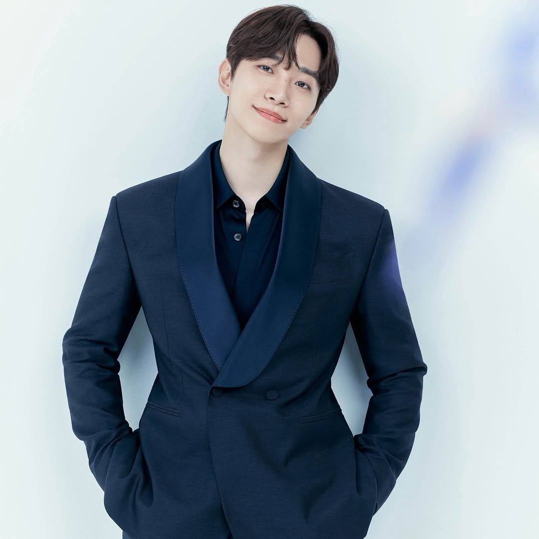 Behind-the-scenes cut of Lee Junho