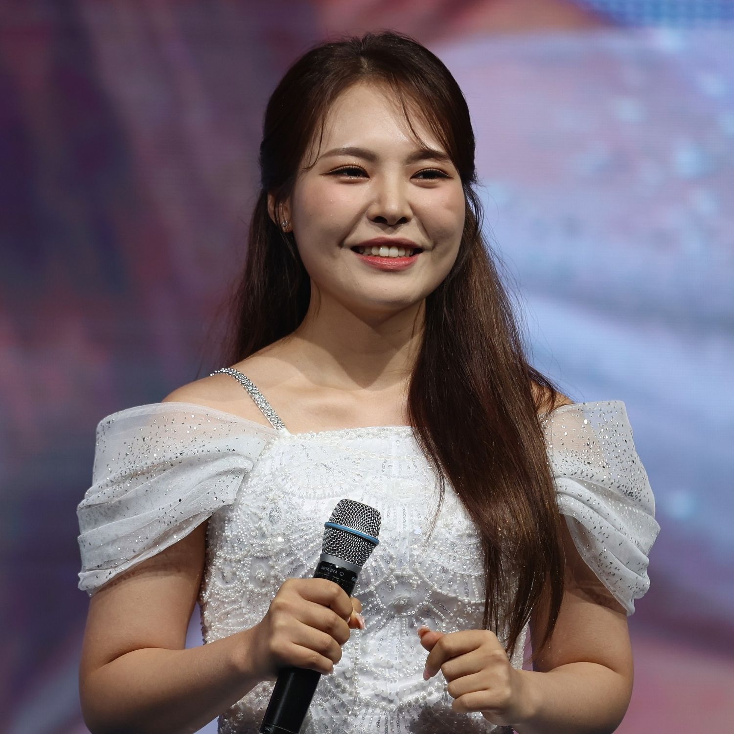 Behind-the-scenes cut of Miss Kim