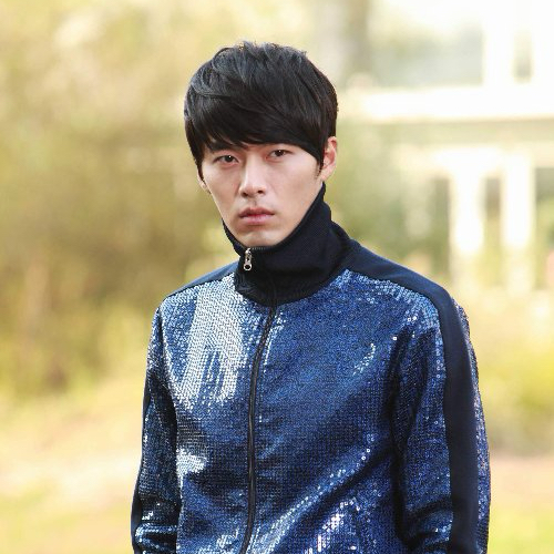 A moment captured by a fan of Hyun Bin